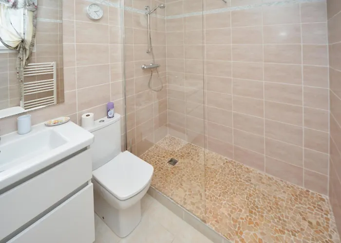 Casa de Férias Cozy In With Wifi Aigues-Mortes