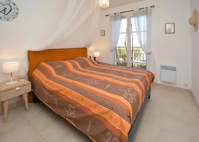 Casa de Férias Cozy In With Wifi Aigues-Mortes